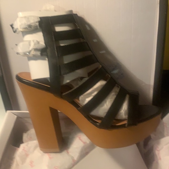 Qupid Black Sandals NWT (last pair available Sz 6.5) - Picture 4 of 10